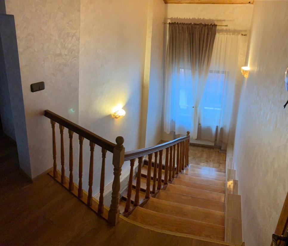 אוזהורוד Forsage Hostel מראה חיצוני תמונה
